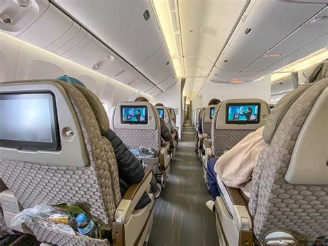 premium economy eva air review
